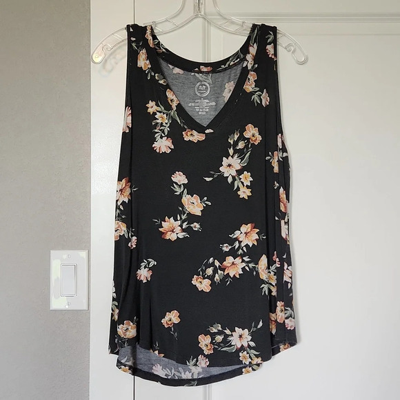 Maurices Tops - Maurices 24/7 floral tank